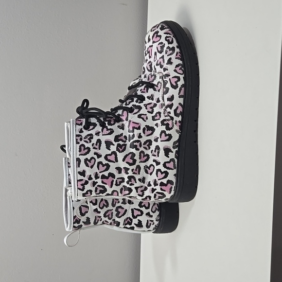 Sketchers Cheetah Pink & Black Boots - Picture 4 of 8